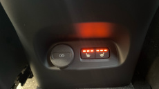 Volvo XC40 2.0 B4P Ultimate Dark 5dr Auto Petrol Estate